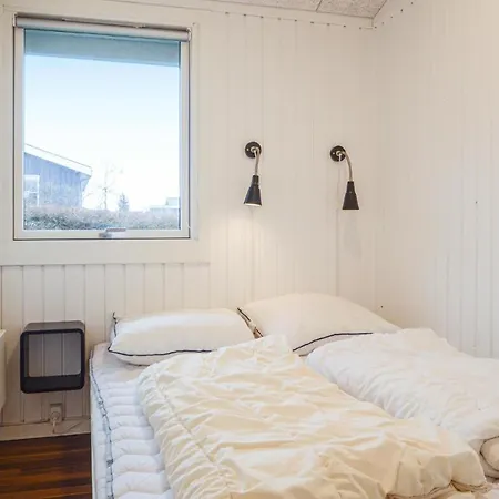 Awesome In W/ Wifi And 3 Bedrooms Holiday home Hejls